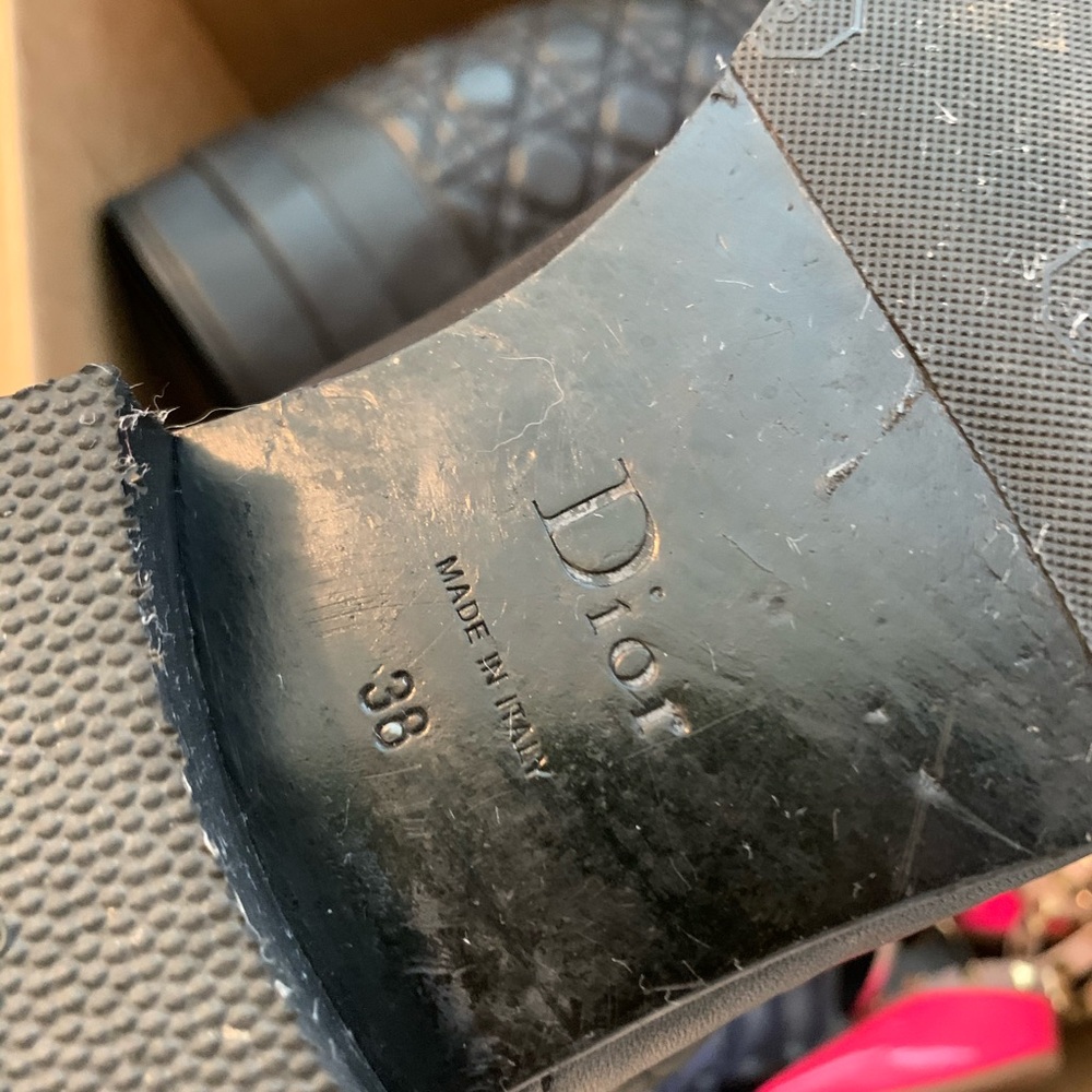 Boot - Picture 4 of 11